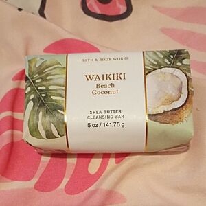 Bath & Body Works Waikiki Beach Coconut Shea Butter Cleansing Bar